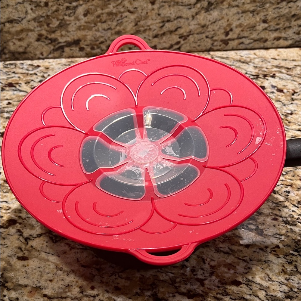 The Pampered Chef Red Silicone Lid